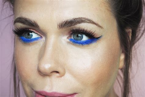 blue eyeliner for women.